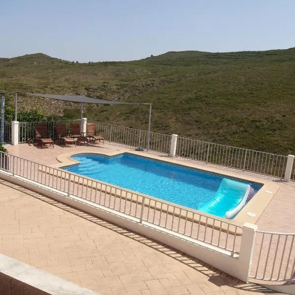 LAS PALOMAS, appartement 2 chambres avec piscine，位于Alborache的酒店