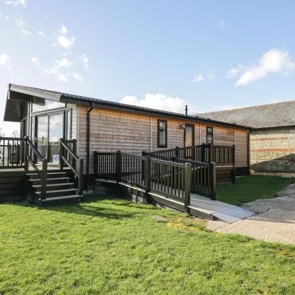 Manor Farm Lodge，位于索尔兹伯里的酒店