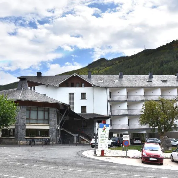 Hotel y Apartamentos SNÖ Isaba，位于奥查加维亚的酒店