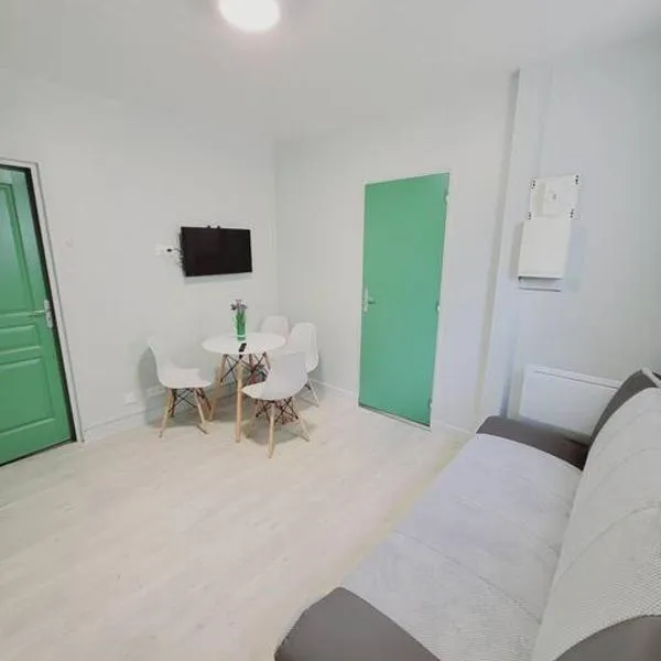 Appartement proche St denis "appart 3"，位于塞纳河畔皮埃尔菲特的酒店