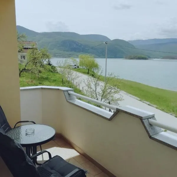 Apartman Bošnjak Ramsko jezero，位于Podbor的酒店
