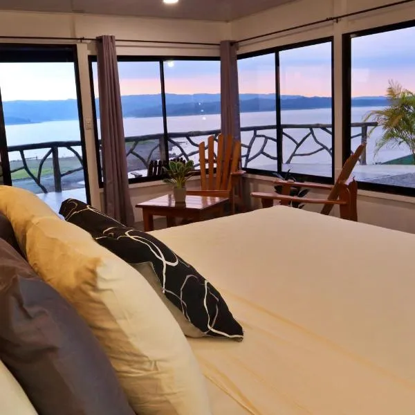 Love Cabin - Arenal Volcano & Lake views，位于El Fosforo的酒店