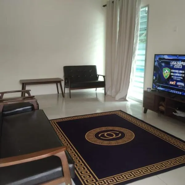 Homestay Delisha Tapah-Pool -For M u s l i m only，位于金宝的酒店