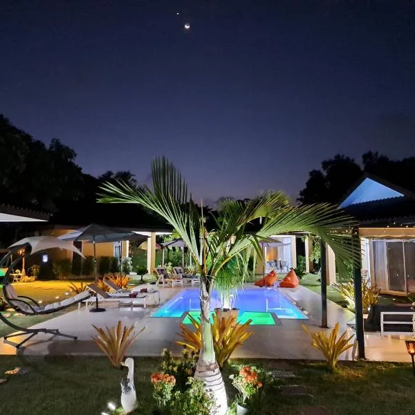 Pool Villa, Resort, Mae Ramphueng Beach, Ban Phe, Rayong, Residence M Thailand，位于Ban Chamrung的酒店