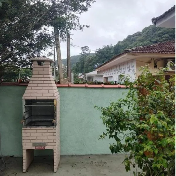 Casa bem localizada，位于瓜鲁雅的酒店