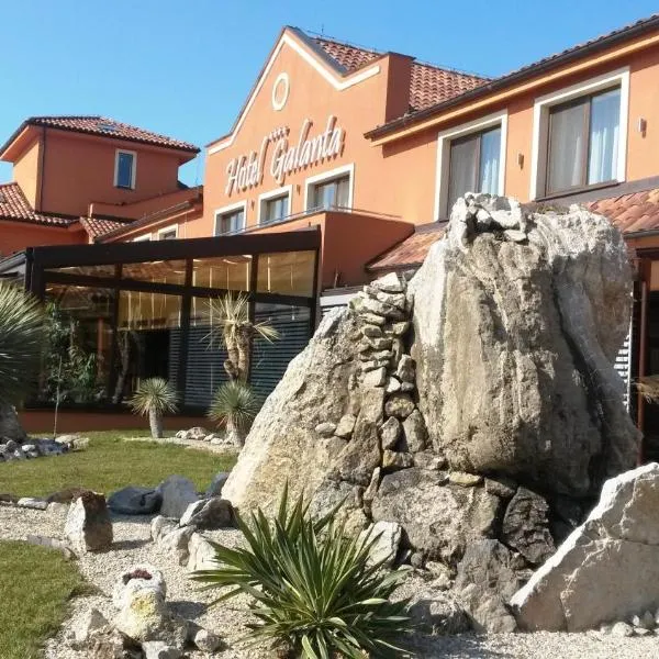 加兰泰酒店，位于Šoporňa的酒店