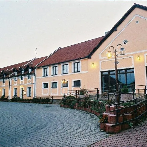 潘森优斯瓦特奥加纳酒店，位于Libčany的酒店