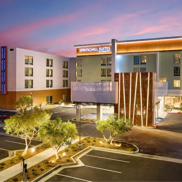 SpringHill Suites by Marriott Los Angeles Downey，位于Rancho Dominguez的酒店