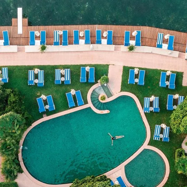 Hotel Monte Baldo e Villa Acquarone，位于加尔多内-里维耶拉的酒店