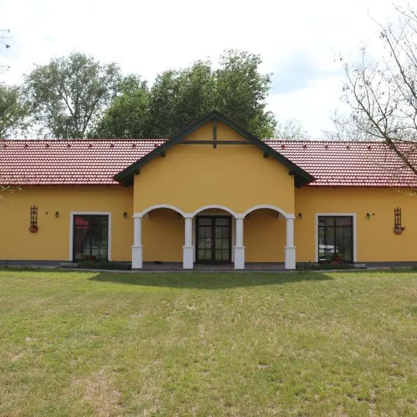 Zöld Tanya Vendégház és Rendezvényközpont，位于Kistelek的酒店