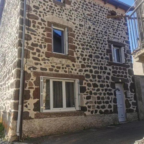 Maison de village brocante，位于Coucouron的酒店