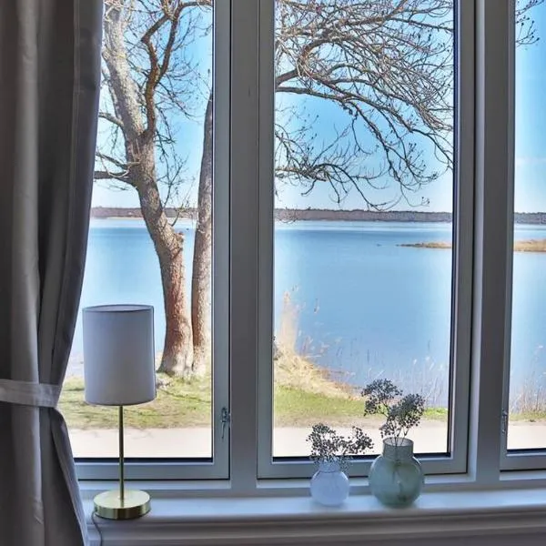 Captivating Harbor View Suite，位于厄勒格伦德的酒店