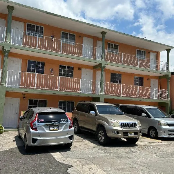 Tropical Manor Inn - Kingston，位于Saint Christopher的酒店