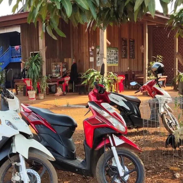 Tree Trails Homestay & Offers Jungle Trekk-Scooter For Rental，位于邦隆的酒店