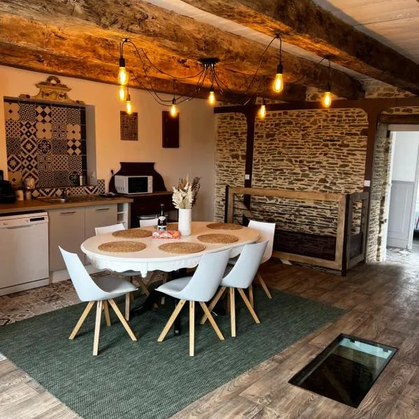 Domaine de la Ville Chérel, maison en pierre，位于蓬托尔松的酒店