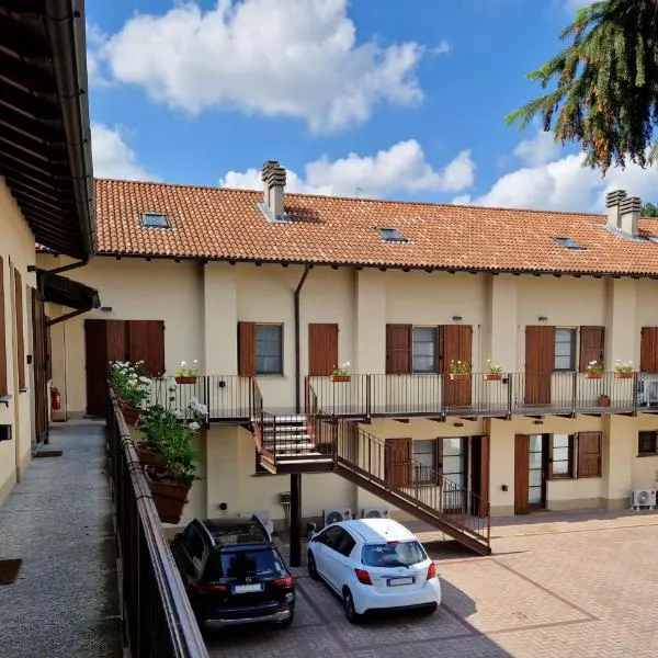 卡西内托公寓式酒店，位于Carbonara al Ticino的酒店