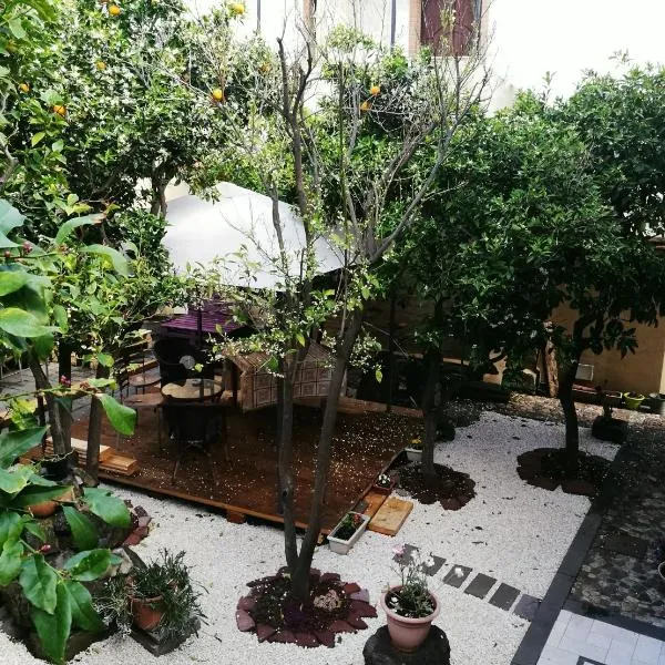 卢西纳拉克尔特酒店，位于Terralba的酒店