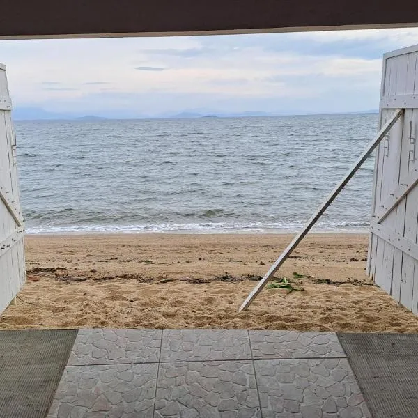 Casa na frente do mar, pé na areia，位于弗洛里亚诺波利斯的酒店