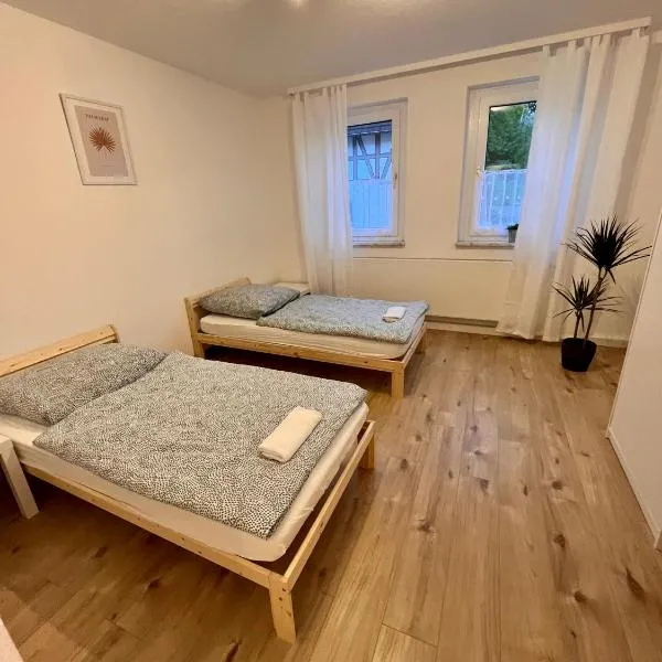 Monteurunterkunft Simmershausen bei Kassel Einzelbetten, Parken, Waschen, Wifi，位于Fuldatal的酒店