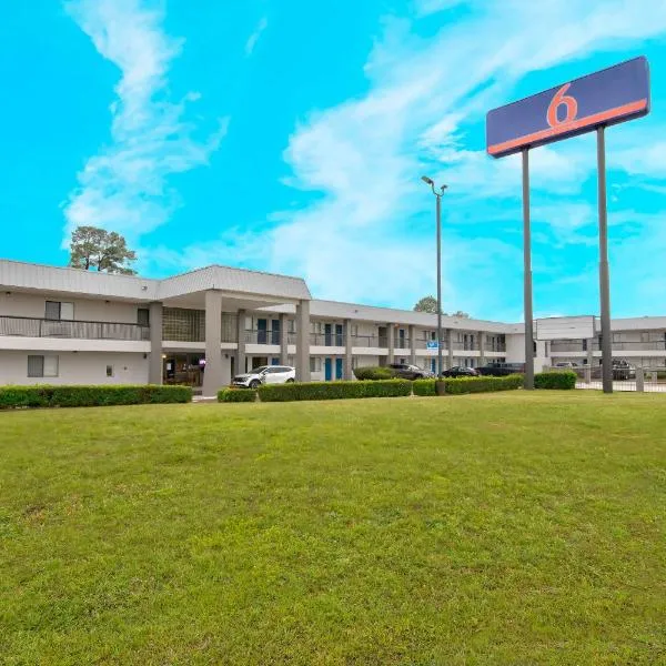 Motel 6 Texarkana, TX，位于Ashdown的酒店
