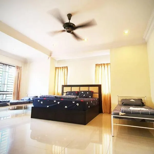 Puchong Semi D Homestay spacious 4 rooms，位于塞贝维的酒店