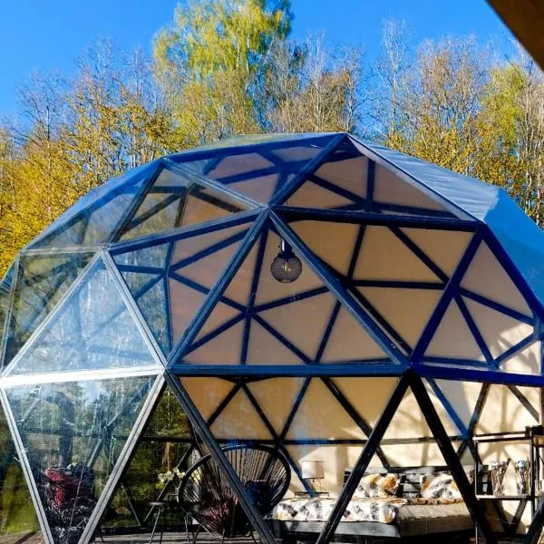 Glamping dome tent BUUDA，位于Šķirstiņi的酒店