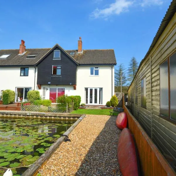 20 Trail Quay Cottages，位于Hoveton的酒店