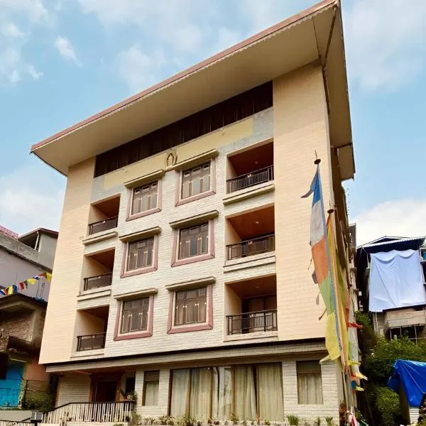 Lingmoo Residency，位于拉瓦格拉的酒店