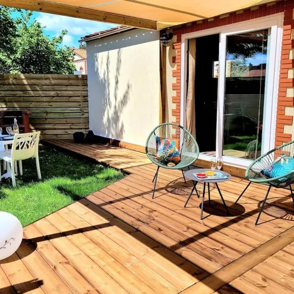 Copacabana TINY HOUSE studio terrasse jardin，位于Saint-Aignan-Grand-Lieu的酒店