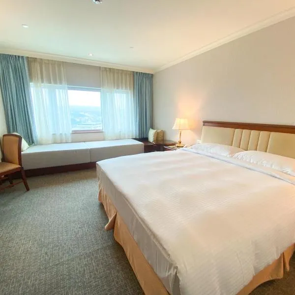 长荣桂冠酒店 - 基隆，位于龟吼的酒店
