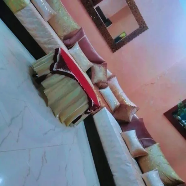 Bab aissi home，位于梅克内斯的酒店