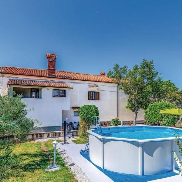 Apartment Glavani with Pool，位于巴尔班的酒店