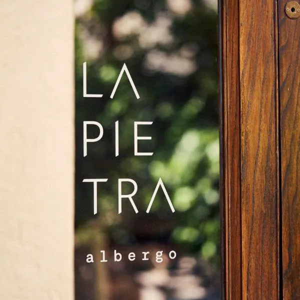 Albergo La Pietra，位于Petricci的酒店