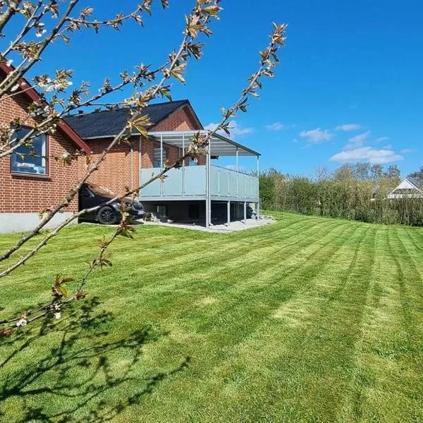 Family-friendly house close to Aarhus，位于Hadsten的酒店