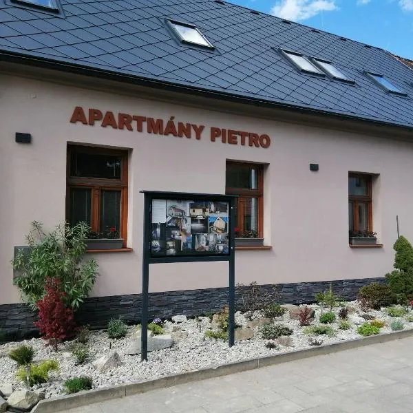 APARTMÁNY PIETRO，位于Hruštín的酒店