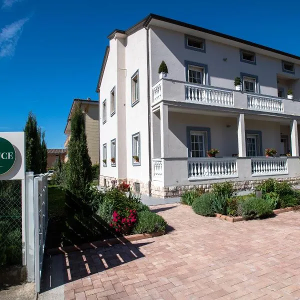 Villa Luce Assisi Rooms & Suites，位于安杰利圣母的酒店