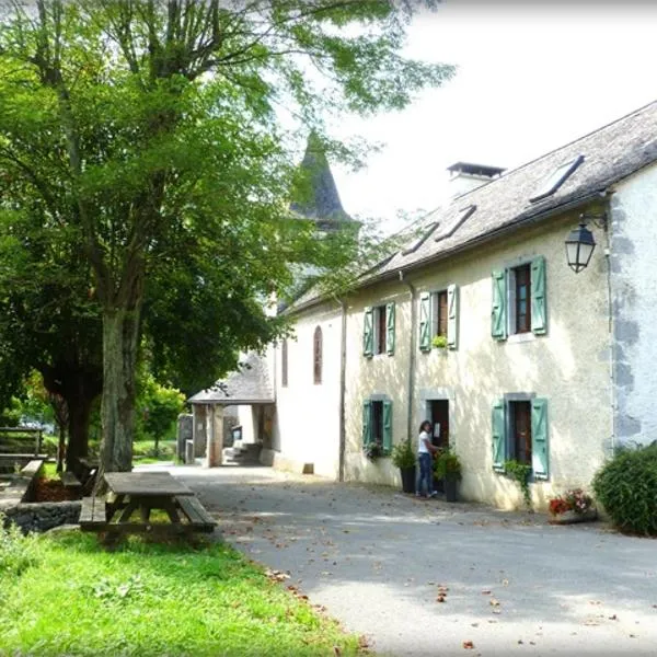 Gites Communaux à Lourdios，位于Accous的酒店