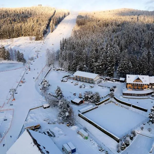 Hotel SLUNEČNÁ LOUKA，位于Hrdoňov的酒店