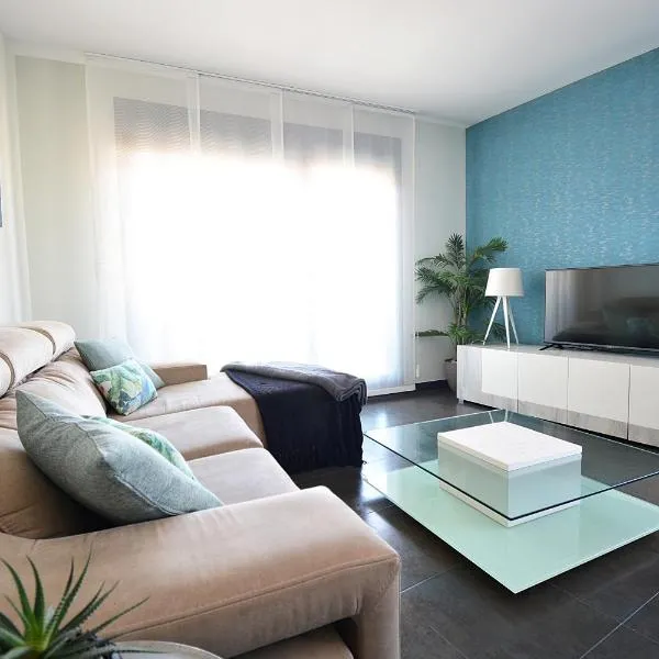 Apartamento con piscina en Portonovo, Sanxenxo，位于波多诺伏的酒店