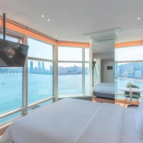 Hotel Marine view，位于Songjeong的酒店