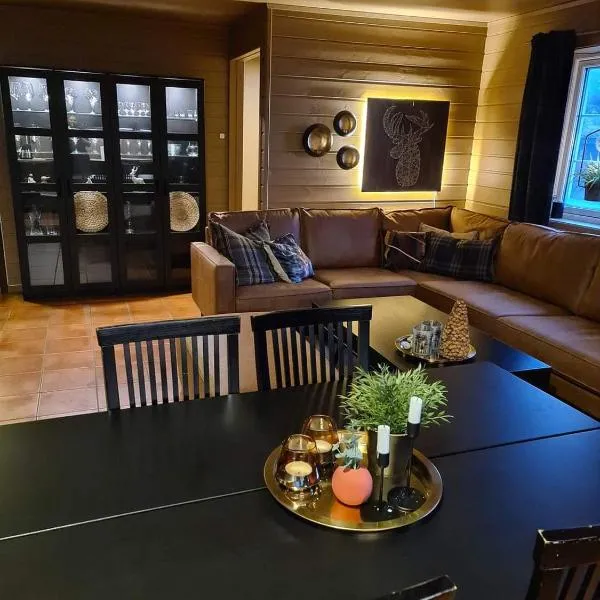 Apartment for rent in Gautefall, great location for skiing, hiiking and mountain biking, self serviced but housekeeping can be added for an extra fee，位于Drangedal的酒店