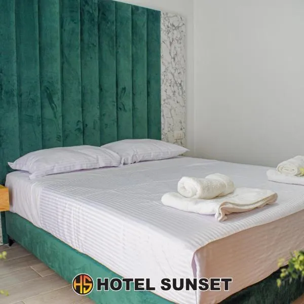 Hotel SUNSET Shengjin，位于圣金的酒店