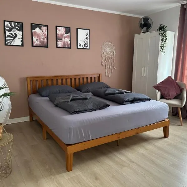 Romantic Bohemian Apartment Adenau, Center, Nahe Nürburgring，位于阿德瑙的酒店