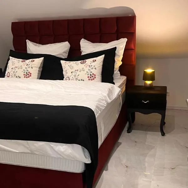 RelaxDays-Apartments 2 GARTEN und POOL- Mitbenutzung, kostenloser Parkplatz, kontaktloser CheckIn, WiFi mit SmartTV，位于居特斯洛的酒店
