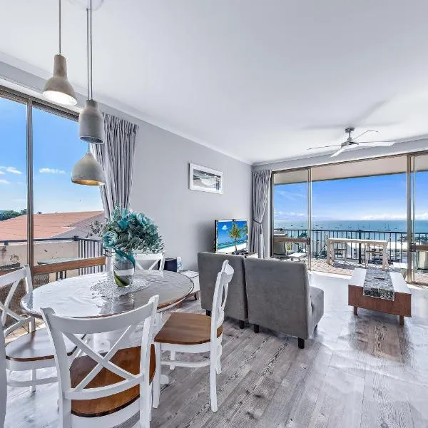 OCEAN VIEWS 16 pool & Spa Wi-FI，位于埃尔利海滩的酒店