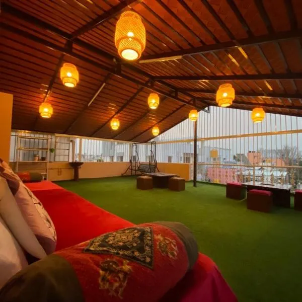 Art House- Air conditioned luxury service Apartments，位于耶拉汉卡的酒店