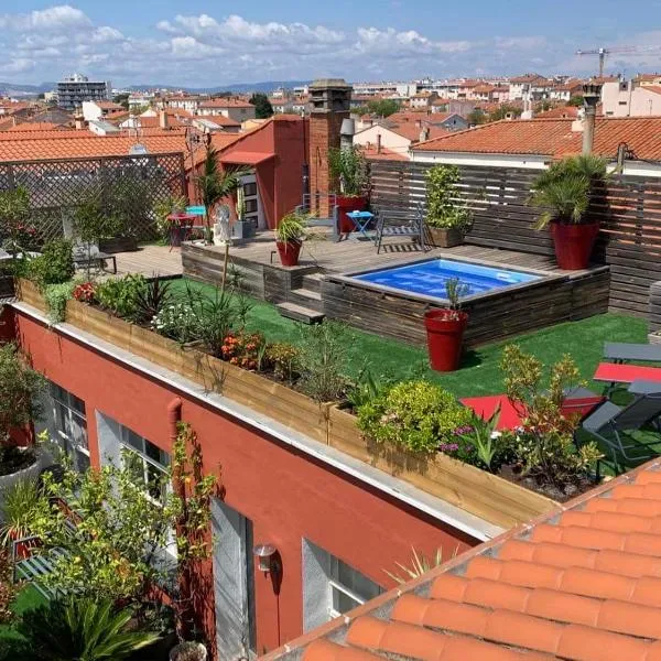 Le Patio Père Pigne Guestroom，位于佩皮尼昂的酒店