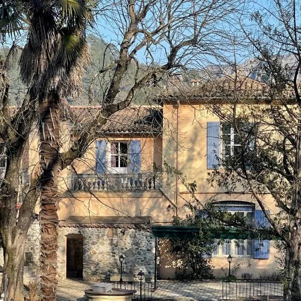 Logis Hotel Restaurant Le Domaine de la Régalière，位于Saint-Félix-de-Pallières的酒店