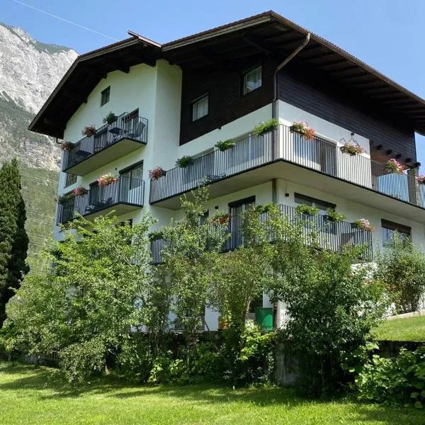 Pension Alpina，位于Roppen的酒店