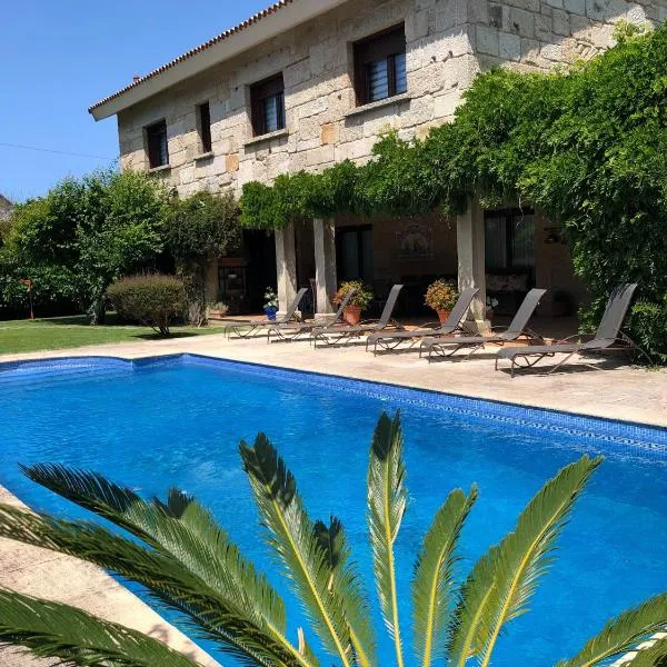 Casa da Lomba Piscina y vistas al mar en Baiona，位于巴约讷的酒店